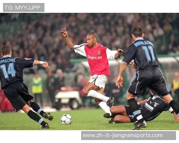 以热爱亨利风格的足球巨星为例分析其技术特点与踢法风格 以热爱亨利风格的足球巨星为例分析其技术特点与踢法风格